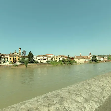 דירה Atelier River Charm Near Adige, Center & Game
