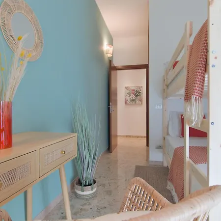 Atelier River Charm Near Adige, Center & Game דירה